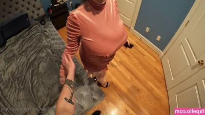 Cassie0pia - want to see this big dildo used in my tiny pussy