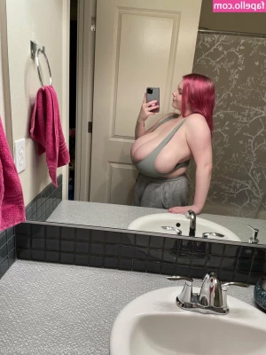 Cassie0pia - Hope this quick video makes your day better 🖤