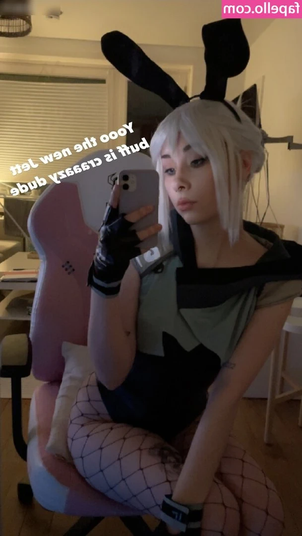 its_hxneybee [ its-hxneybee ] - HAPPY HALLOWEEN YA WEINERS!!! I hope it is both spooky and delightful