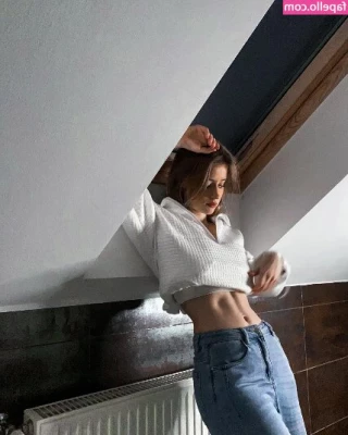 mira.004 [ mira-004 ] - In the hotel  retouched photo    ad https onlyfans com strby   strby