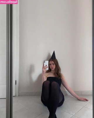 mira.004 [ mira-004 ] - Like if you do think I should post more ass pics! 🍑