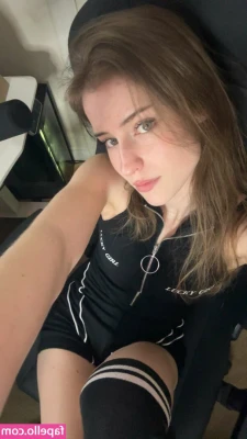 mira.004 [ mira-004 ] - Your favorite latina girl @rebecavegaofficial 🥵 is giving you a