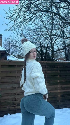 mira.004 [ mira-004 ] - My hardworking ass smashed 2 custom videos today🤌  If you wanna