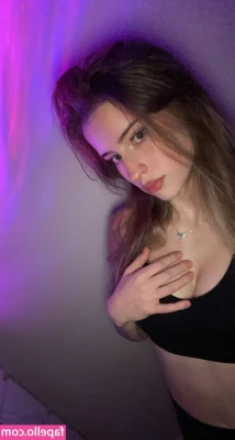 mira.004 [ mira-004 ] - Ready to be licked and fucked..tip me $5 if you would lick my hard