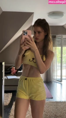 mira.004 [ mira-004 ] - I have the cure for your boredom. Cum play with me! 😈🍑💦