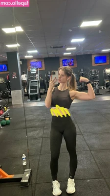 mira.004 [ mira-004 ] - pov: your friend who youre really confortable with changes her