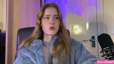 mira.004 [ mira-004 ] - Just a lil slut who is craving cock 😛