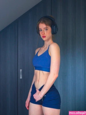mira.004 [ mira-004 ] - Let me be your naughty girl daddy💋