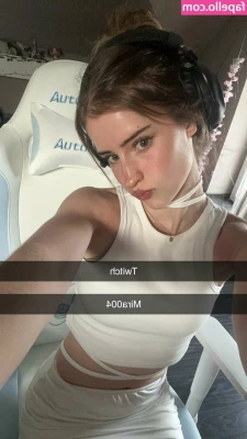 mira.004 [ mira-004 ] - What are you looking at me?😈 Undress, I'm yours!💋