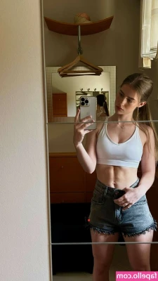 mira.004 [ mira-004 ] - Watch how sexy I get in my garage while neighbors walk by