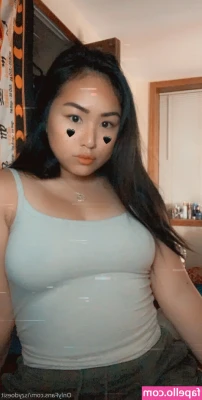 Iszydoesit - Feeling a little playful today. 😉 wanna play? 😘