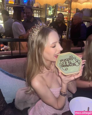 Karina Kurzawa [ karina-kurzawa ] - Your New Body