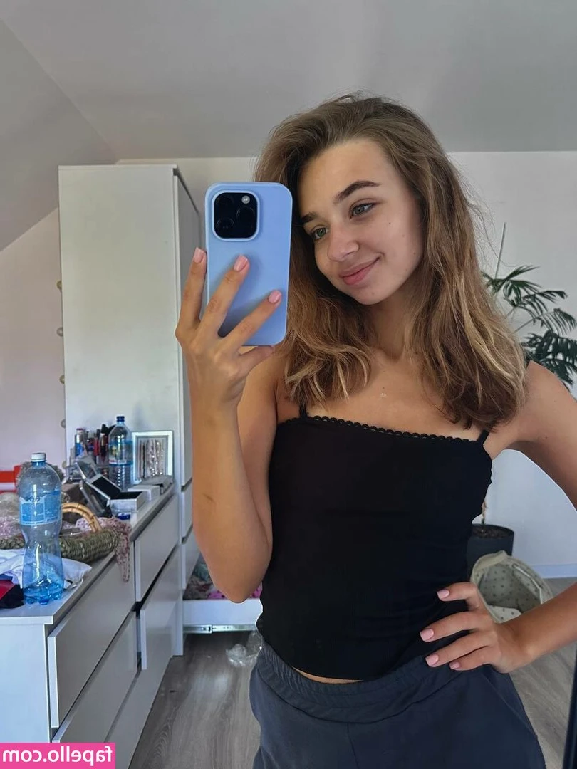 tikhomirovaa.k [ tikhomirovaa-k ] - Vid update   https://onlyfans.com/165754845/vixenshelbyfree