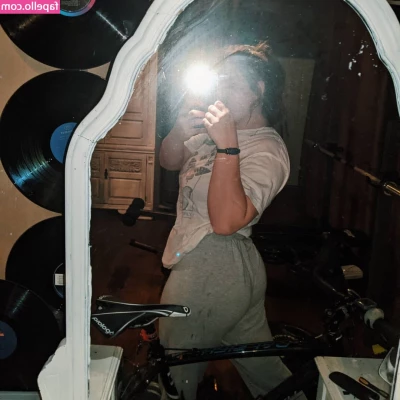 Hailey Bower [ hailey-bower ] - Fuck it s a horny late night  Someone cam with me