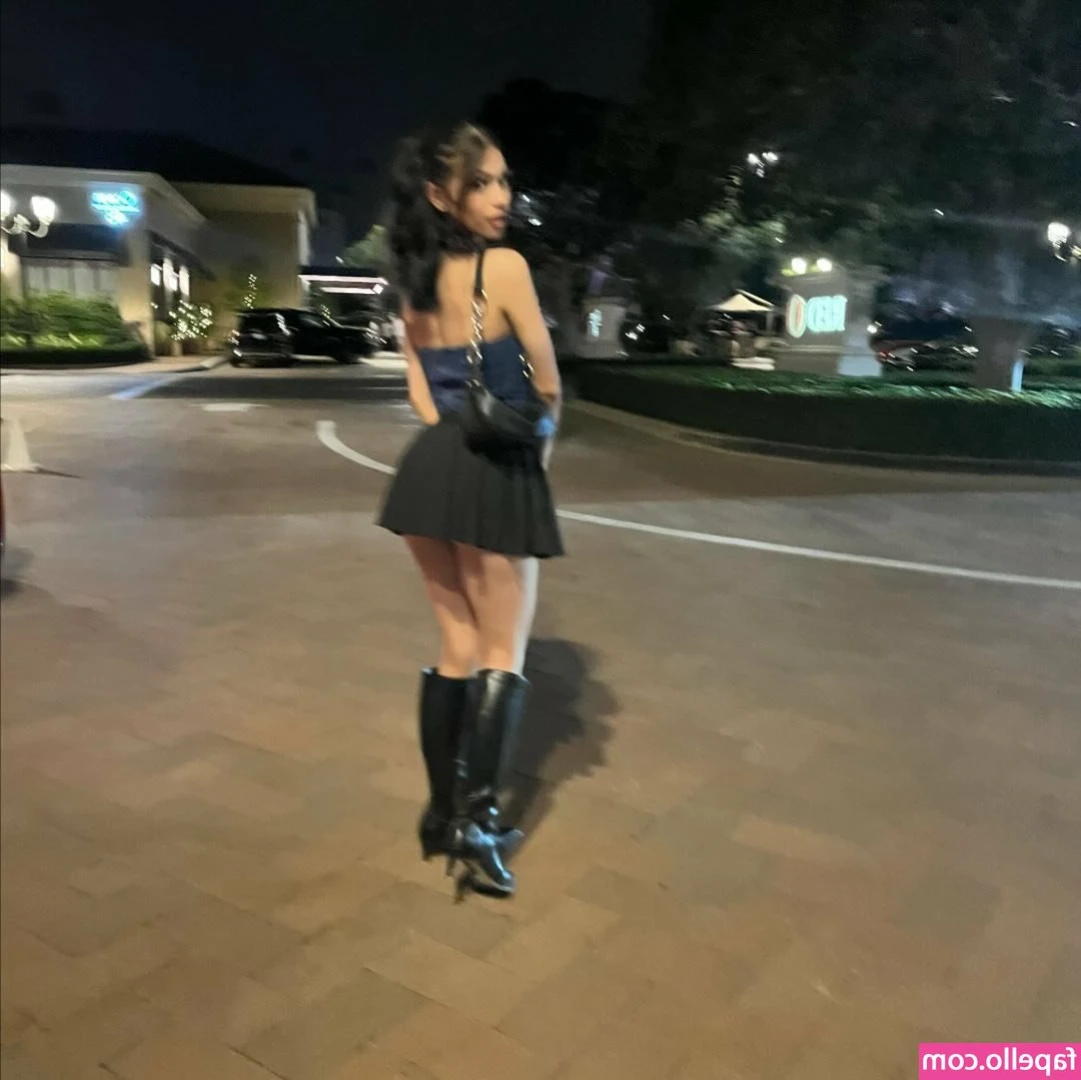 Giselle Pena [ giselle-pena ] - Peach ass