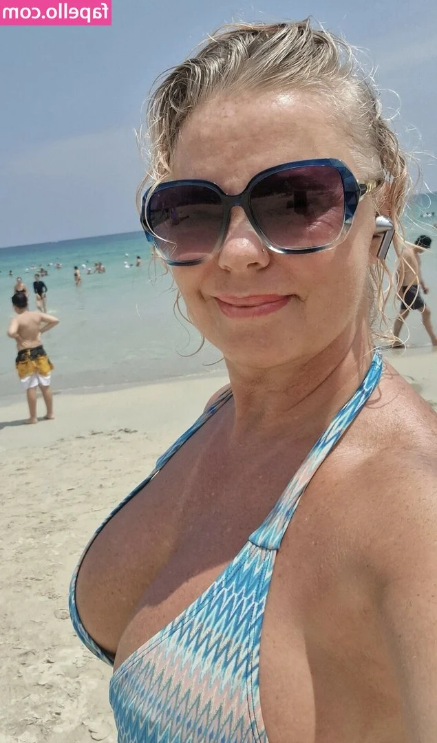 Nancy Sjoberg [ nancy-sjoberg ] - Stream started at 04/18/2020 09:00 pm