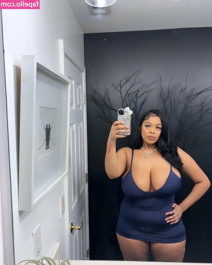 Holly B [ holly-b-1 ] - @golddimes_inc hands always seems to find my ass somehow 😩🤣🤣