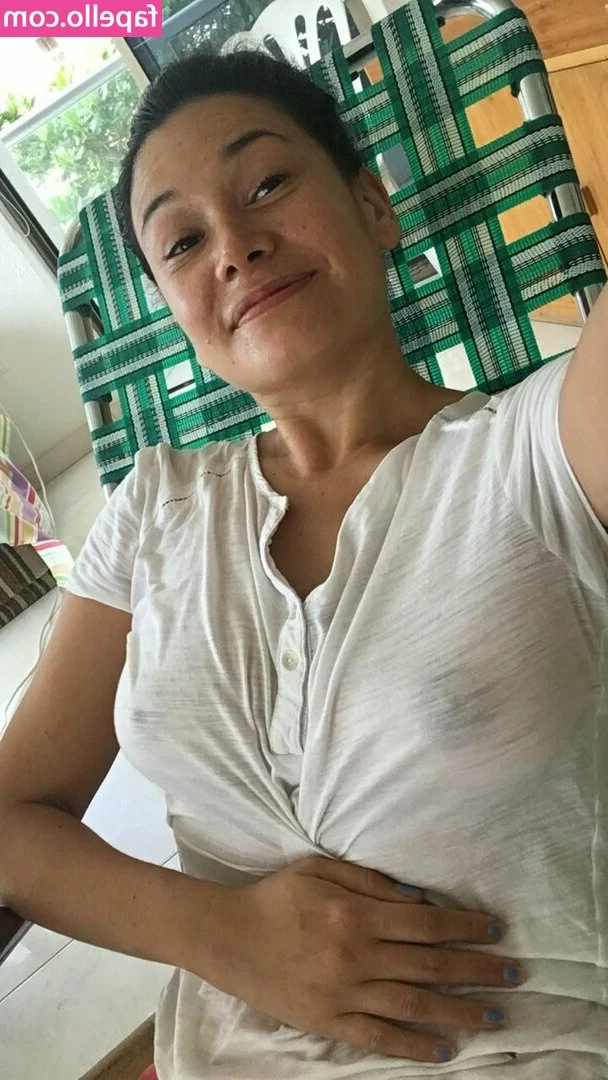 Diana Guti [ diana-guti ] - So to keep up the theme of tall, hot, pale, and ginger, I thought i'd