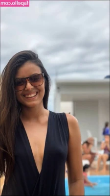 Samara Trajano [ samara-trajano ] - Bouncy, squishy and juicy... what is it? 🤭❤️️