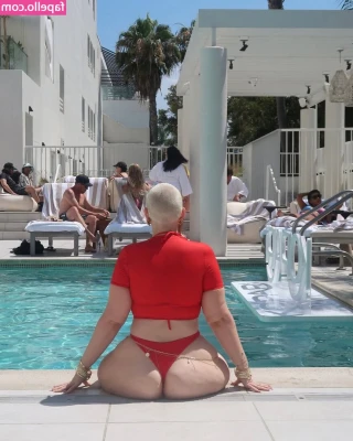 danidmc - swipe for a surprise ;)