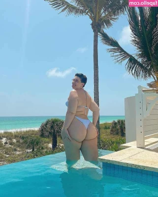 danidmc - When I drop something... and hubby takes advantage of the situation
