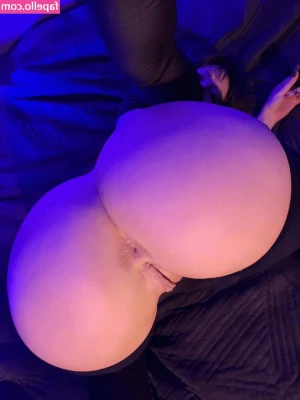 Rachelcum - I am so horny right now. Will you fuck me in this doggy position?