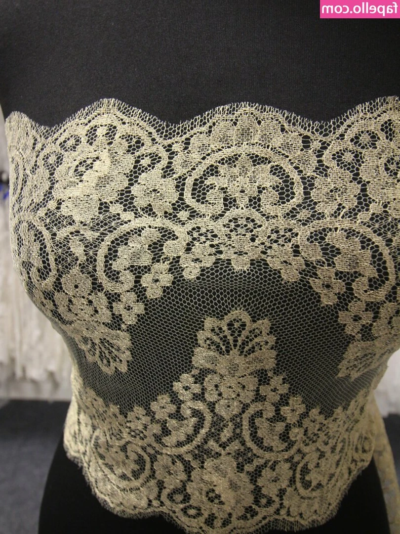 Chantilly Lace [ chantilly-lace ] - What am I grabbing? Your head or your hard veiny cock? 🥰