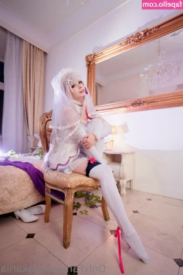 Akariia Cosplay [ akariia-cosplay ] - Getting ready for bed