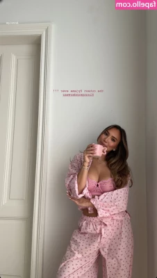 Adorable Caro [ adorable-caro ] - Do you think you could handle a filthy sexting session right now?