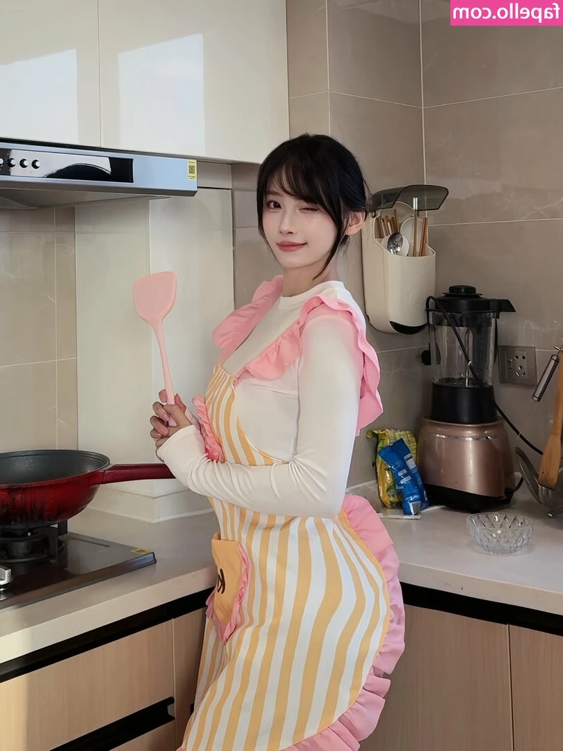 iammira_926 [ iammira-926 ] - Staying warm and comfy 😄