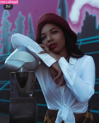 Mica Burton [ mica-burton ] - DISTRACTION FULL CLIP