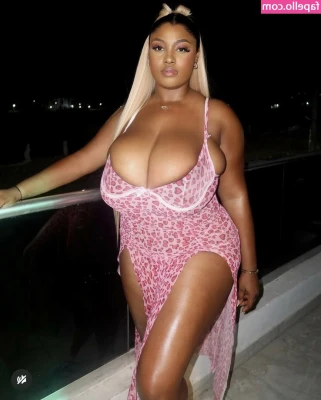 Karachika - 🥰....your fingers tips caressing the curve of my breasts🍒