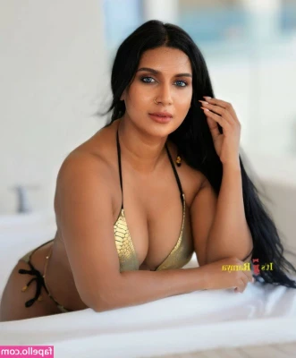 Ramyainti - I'm feeling frisky, so let's play!  Rate my PUSSY with a tip from $1