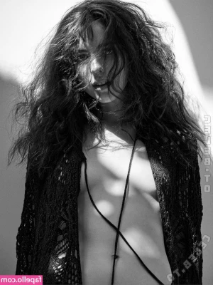 Margaret Qualley [ margaret-qualley-1 ] - Happy Friday Lovelies 💛🤍💚