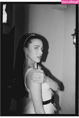 Margaret Qualley [ margaret-qualley-1 ] - Monday bun-day 🍑