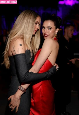 Margaret Qualley [ margaret-qualley-1 ] - Haré nuevo sorteo ...ya sabéis el premio cual es...pero no puedo