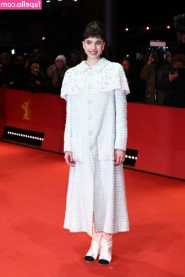 Margaret Qualley [ margaret-qualley-1 ] - Come play 🤗💗 check your inbox for this new set!