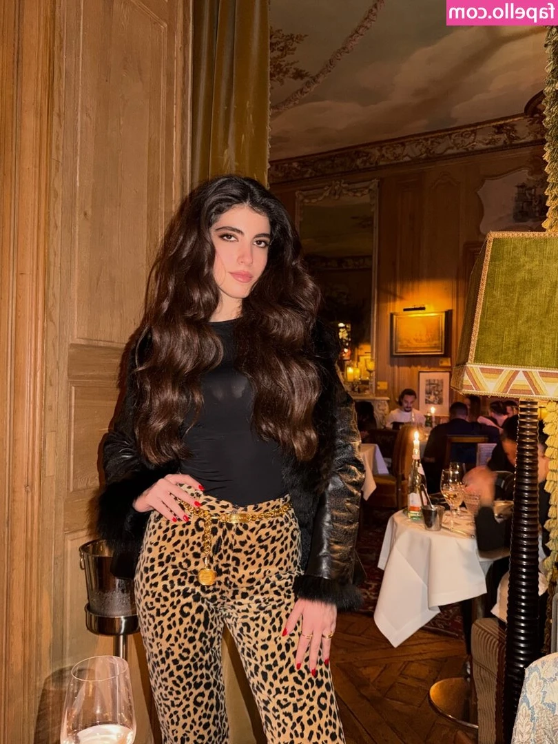 Stephanie Nassar [ stephanie-nassar ] - Have I got you in the mood to get festive? 😉🎁🎄