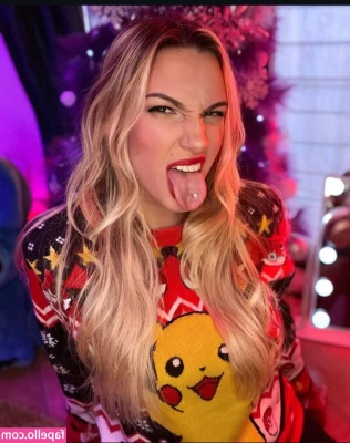 Daphneswonderland - Amor dime cuál es la parte de mi cuerpo que más te pone y me
