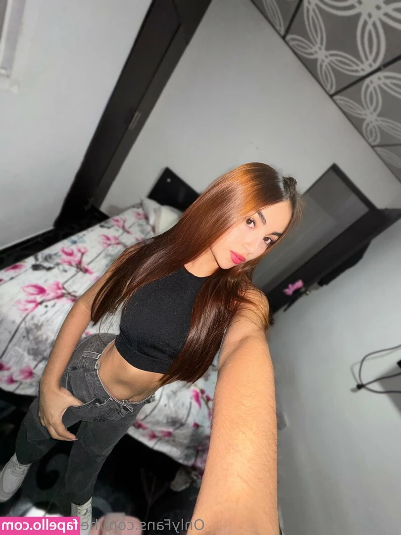 heyimsofiaax - Your FinDom Counselor Is Here  I know exactly how to help you stop,