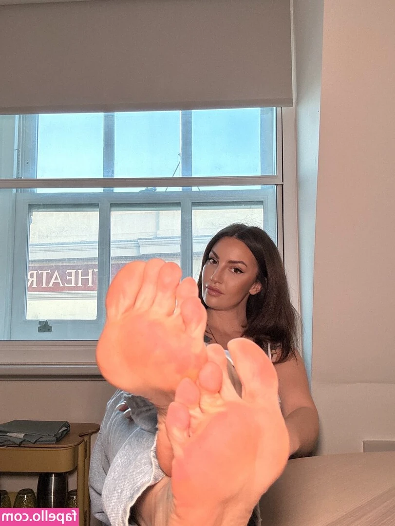 Erika Bankss [ erika-bankss ] - Like me topless, bottomless, or both?  #HappyFriday ❤️