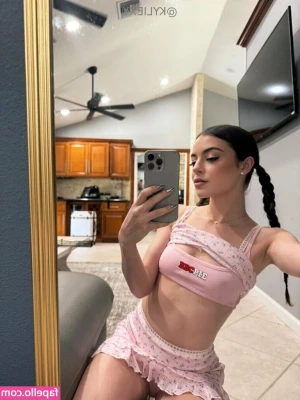 kyliexy - Mirror selfie 😘