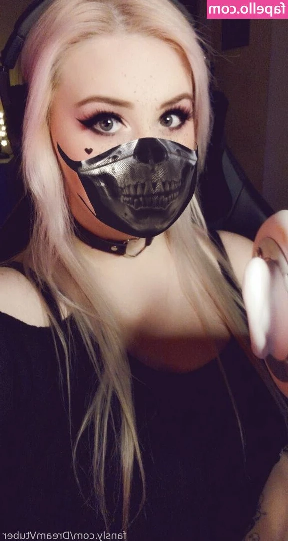 DreamVTuber - Hope y'all are having a great weekend bb's 💋❤️