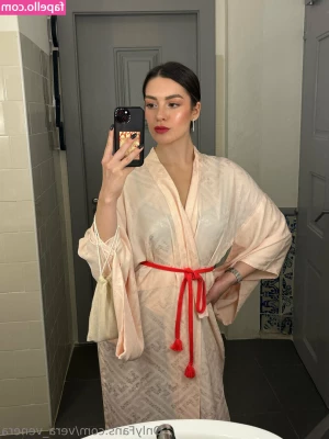 vera_venera [ vera-venera ] - Did you guys catch the Full video linked below? Someone was just