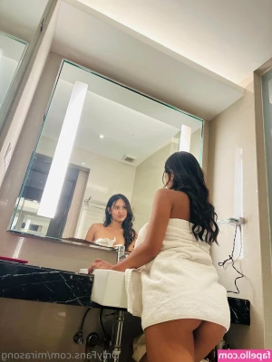mirasong - What people wanna see when checking guys in the restroom