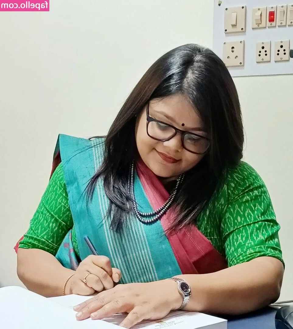 Kalyani K [ kalyani-k ] - Should I upload the clip?? 😅 #horny #bbw #asian #tittytuesday