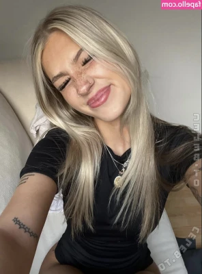 em1lyemma - My boobs are missin Mexico...