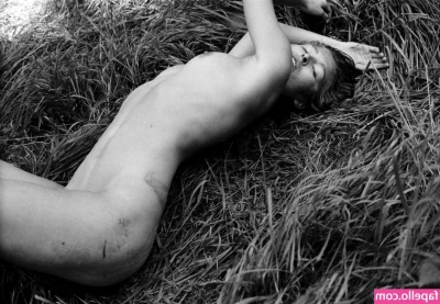 Marisa Papen [ marisa-papen ] - Ayudame aportando algo amor , mi sueño es operarme las tetas y si