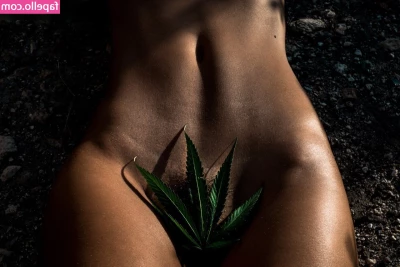 Marisa Papen [ marisa-papen ] - Long Monday? Here is something to make it better in the end of it.