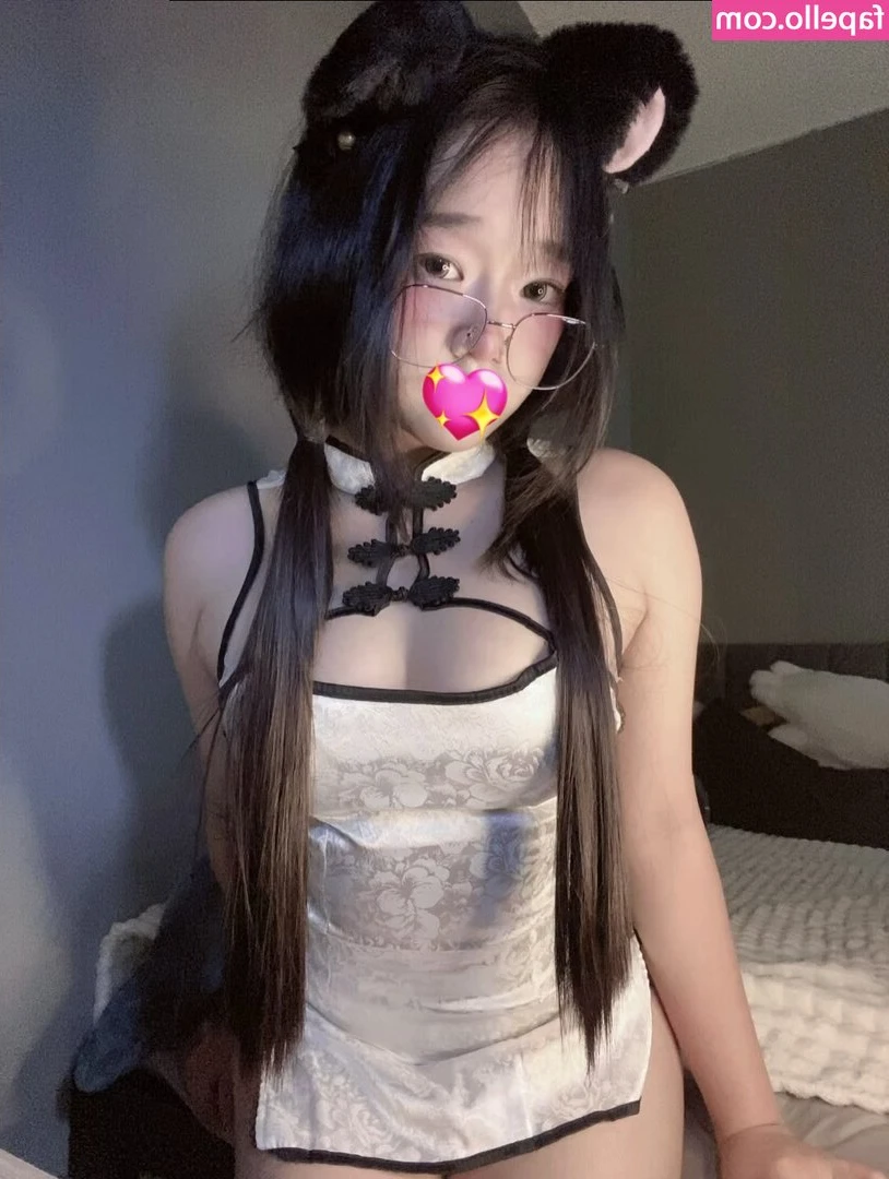 rhiannesofinee - Ever wanted to cum all over my hands and feet? Would you want to add